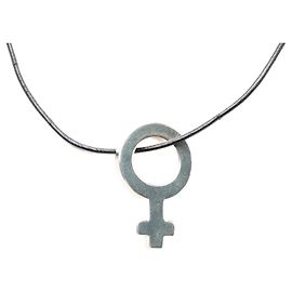Collana con pendente simbolo di Venere in pelle argentata e argento sterling Gucci