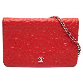 Portafoglio con catena Chanel in agnello goffrato Red CC con camelia