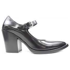 Zapatos de tacón de cuero cepillado Prada