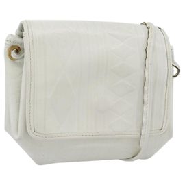 Bolsa de ombro FENDI em couro branco ouro Auth ka4485