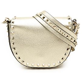 Borsa a tracolla Valentino Rockstud Saddle in pelle di vitello granulata metallizzata oro