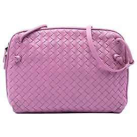 Bottega Veneta Nodini Crossbody-Tasche aus rosa Nappa Intrecciato