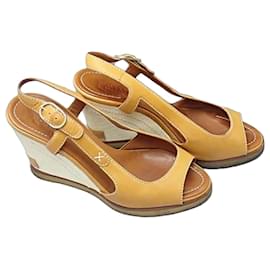 Chanel Sandali zeppa in pelle tan