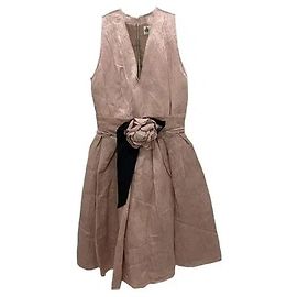 Lanvin Kurzes Seidenkleid in Hellrosa mit Blumengürtel