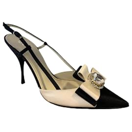 Casadei Zweifarbige Satin Slingback-Pumps mit Schmuckstein-Schleife