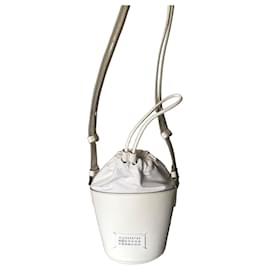 Maison Martin Margiela Maison Margiela Mini Borsa a Secchiello in Pelle Bianca