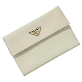 Prada Saffiano Leder Tri-fold Wallet