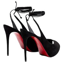 Christian Louboutin NVP Décolleté Peep-Toe in camoscia nera