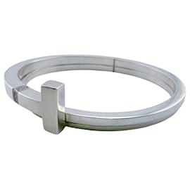 Bracciale Tiffany T Square Wrap di Tiffany & Co.