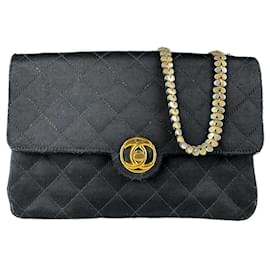 Borsa a tracolla in raso nero Chanel