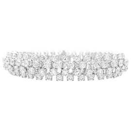Bracciale Boucheron, "Angélique" rivière di diamanti, oro bianco.