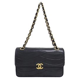 Borsa a tracolla Chanel in pelle nera
