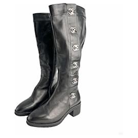 Chanel Botas rasas de couro com fecho Turnlock 39 Preto