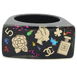 Chanel Ring aus schwarzem Harz