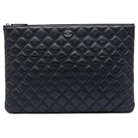 Clutch Chanel Black Large Quilted Lambskin Double Stitch O Case