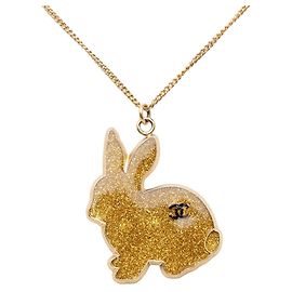 Collana con pendente coniglio in resina placcato oro CC Gold Chanel