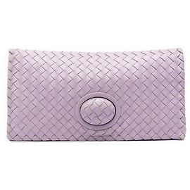 Clutch Bottega Veneta in nappa Intrecciato viola con chiusura Turn Lock