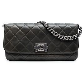 Chanel Boy Accordion Flap en piel de cordero acolchada marrón