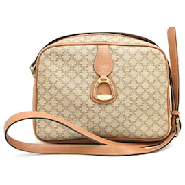Céline Borsa a tracolla da donna Celine