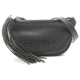 Chanel Handtasche/Schultertasche aus schwarzem Leder mit Fransen