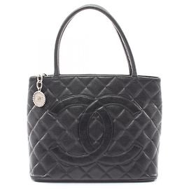 Chanel Reissue Tote Bag aus schwarzem genarbtem Kalbsleder