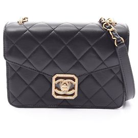 Borsa a tracolla Chanel Matelassé in agnello nero