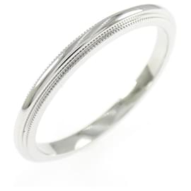 Anillo de banda Milgrain en platino Tiffany & Co.