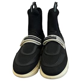 High-Top-Sneaker Prada aus schwarzem Stoff