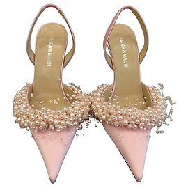 Mach & Mach Rosa Pumps mit Perlenbesatz