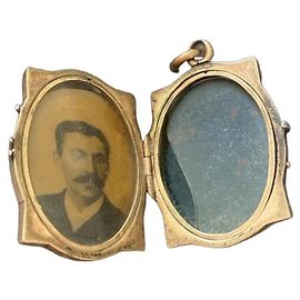 Autre Marque Goldener Medaillon-Anhänger mit Foto und Edelsteinen