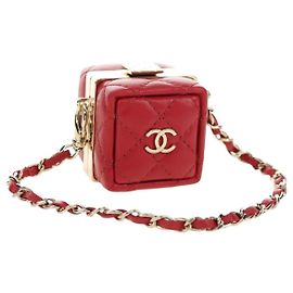 Charm per borsa CHANEL Matelasse in pelle di agnello rosso e oro CC Autentico 181875SAM