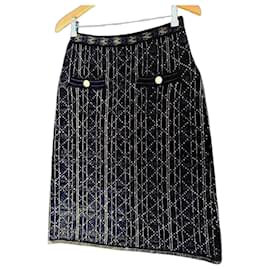 Chanel Métiers d’Art Falda midi negra y dorada