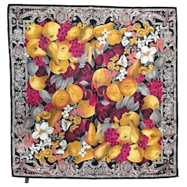 Dior Pañuelo de seda estampado con frutas y flores