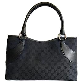 Borsa Gucci GG Supreme in tela nera
