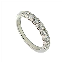 Anillo de banda Embrace 7-Diamond de Tiffany & Co.
