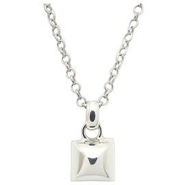 GUCCI Diamante Pyramid Stud Halskette