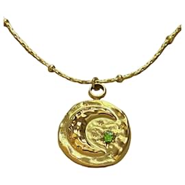 Collana con pendente luna e stella color oro con pietra verde - Autre Marque