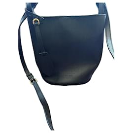 Burberry Borsa a Secchiello in Pelle Nera