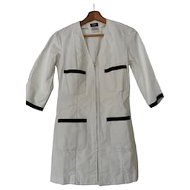 Chanel Uniform Weiße Jacke mit Reißverschluss