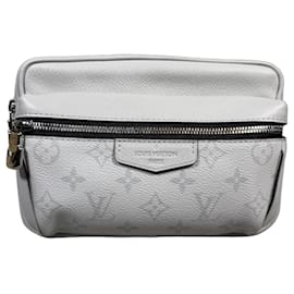Louis Vuitton Outdoor Bumbag Taigarama Antarctica Blanco M30247