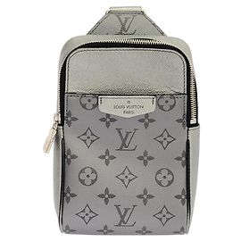 Borsa a tracolla Louis Vuitton Taiga Lama Outdoor