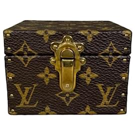 Louis Vuitton Mini Malle Écrin à Bague Monogram