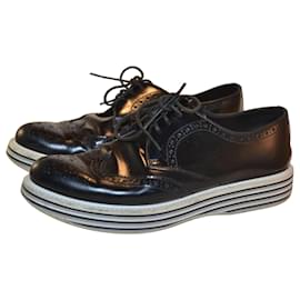 Church's Ruby Derby in pelle nera con plateau