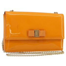 Borsa a tracolla Salvatore Ferragamo Vala in pelle vernice Arancione Oro Auth ka4654A