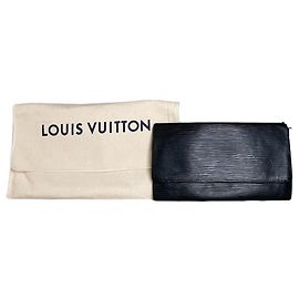 Clutch Vintage Louis Vuitton in pelle Epi nera con dettagli argentati