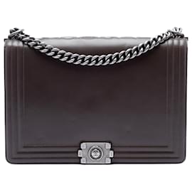 Chanel Boy Flap in pelle di vitello lucida marrone Large