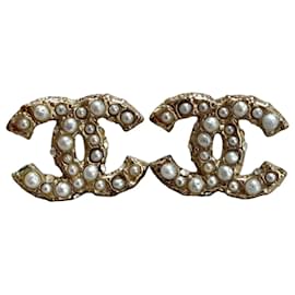Chanel CC Logo Goldene Perlenohrringe