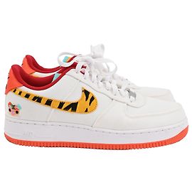 Sneakers Nike Air Force 1 Low '07 LX "Year Of The Tiger" in tela bianca