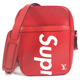 Bolsa Danube PM em couro Epi Louis Vuitton