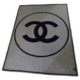Couverture Chanel Logo CC Double Face - Gris et Bleu Marine